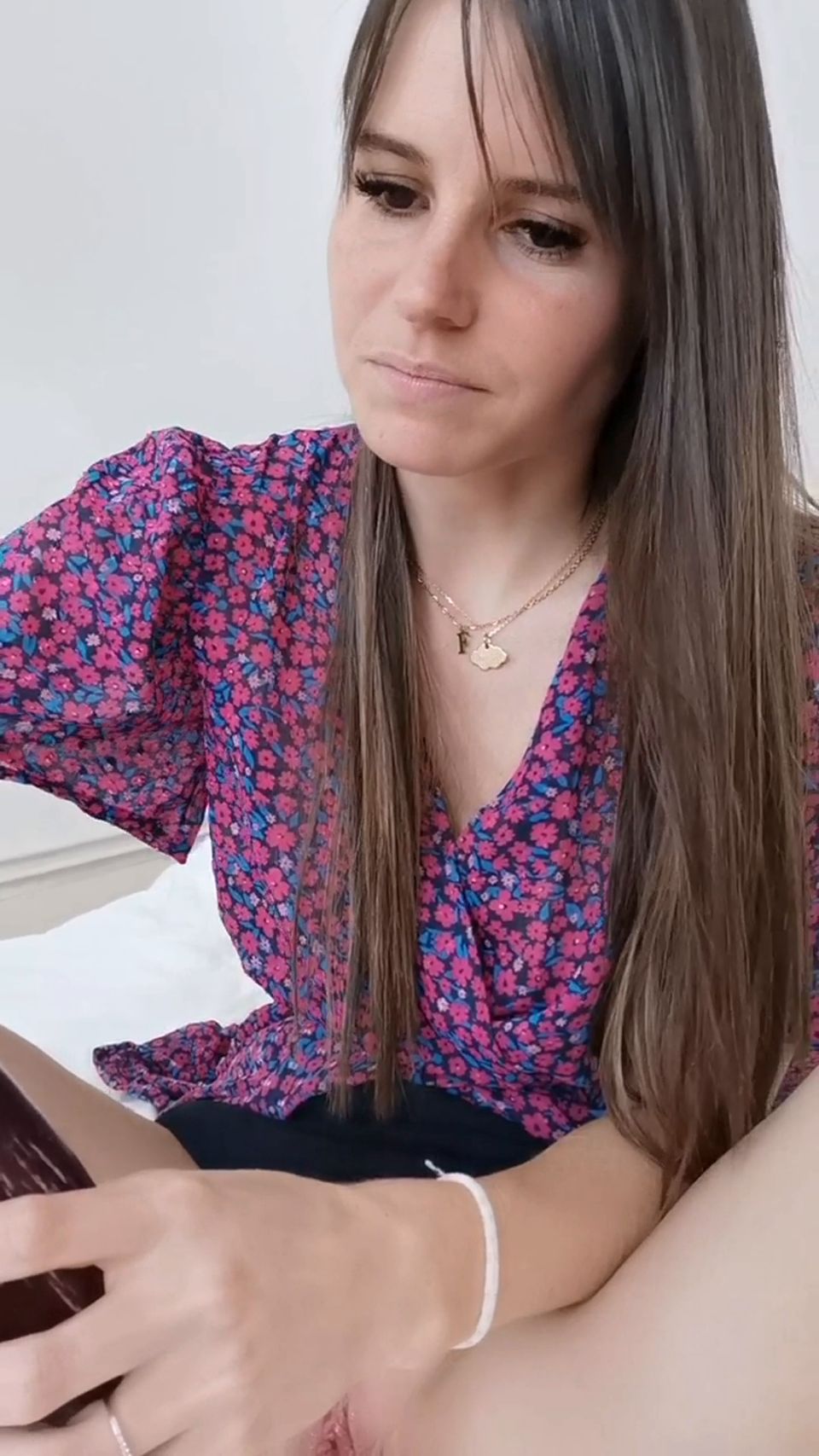 Horny francesa mujer se masturba con verduras (Euro sexo) AnnaDX66