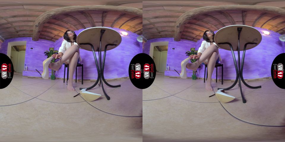 VR FOOT FETISH Chiara Wants To Meet You At The Bar Vr 4K 60.
