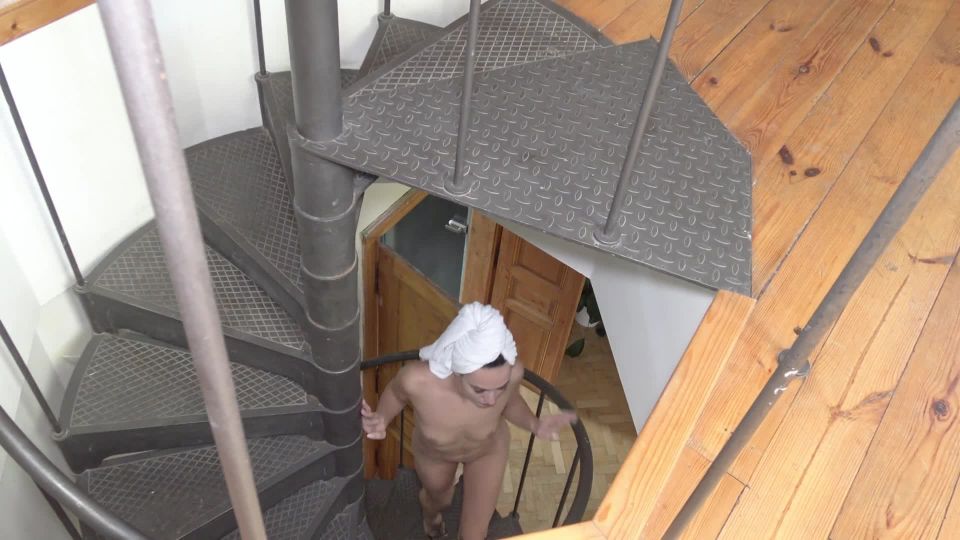 Dominika después de la ducha - -) para usted