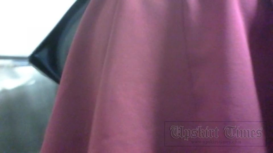 Amateur Upskirt Action 1057