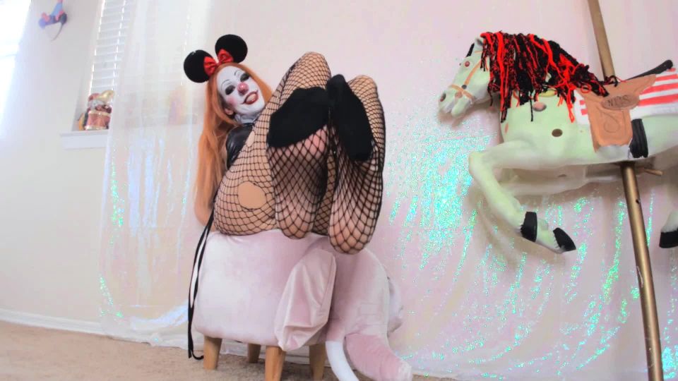 video en línea 6 KitziKlown - Divina Ringmastra Pies en femdom porno kelsi monroe pie fetiche
