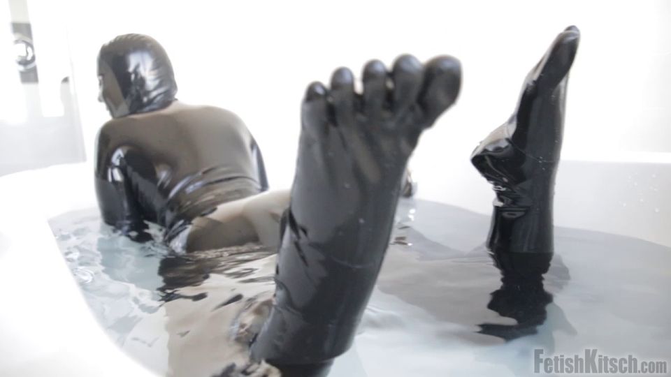 gratis video en línea 40 madura anal fisting fetiche porno Caroline Pierce - Catsuit Catastrophe [HD 1.3 GB]