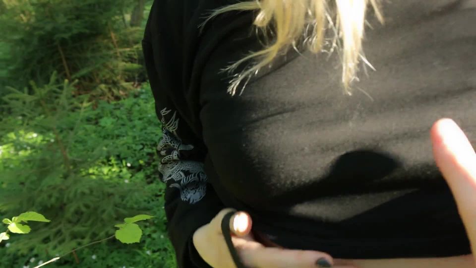 Molly Kelt Sexo en los bosques - Ruso