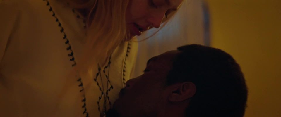 Dakota Fanning - La dulzura en el vientre (2019) HD 1080p!!!