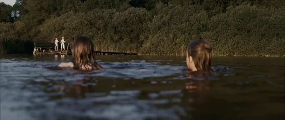 Paula Kalenberg, Jennifer Ulrich - Die Wolke (2006) HD 1080p - (Celebrity porn)