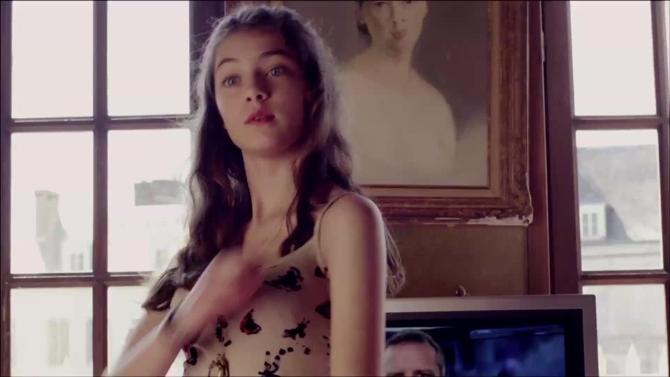 Anamaria Vartolomei - C comme Couteau (2014) HD 1080p - (Celebrity porn)