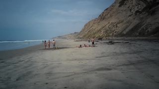 03262019-beachlevel-random_stroll_1