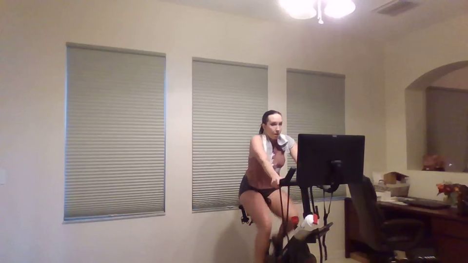 brittibratti 2024-01-25 Stream started at 01252024 1242 pm  Morning Workout