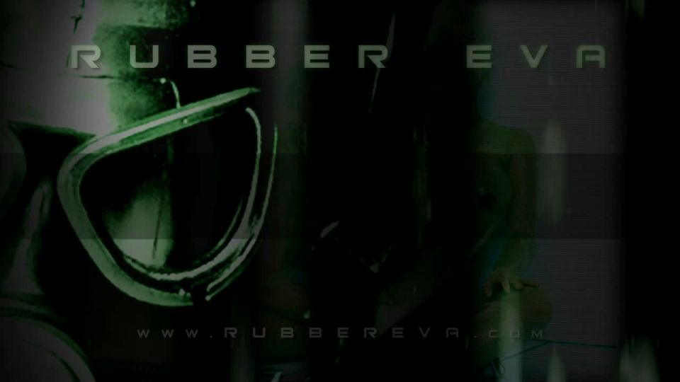 [GetFreeDays.com] 2009 Transarent Torpedo Titted Twins Parte 04 ébano látex porno