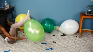 Custom Fetish - Halle Sit to Pops 17 and 12 Balloons - Fetish