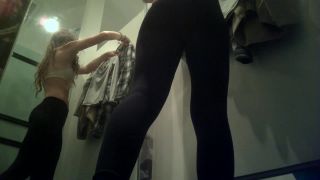 girls in the fitting room 22 webcam 