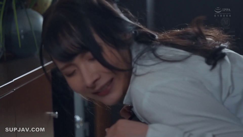 Reducing Mosaic JUQ-720 人妻秘書、汗と接吻に満ちた社長室中出し性交 卑猥なLcupと甘いフェイスの秘書登場。 庵ひめか