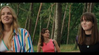 Johanna-Aurelia Rosin & Hannah Gross in Infinite Summer EE-2