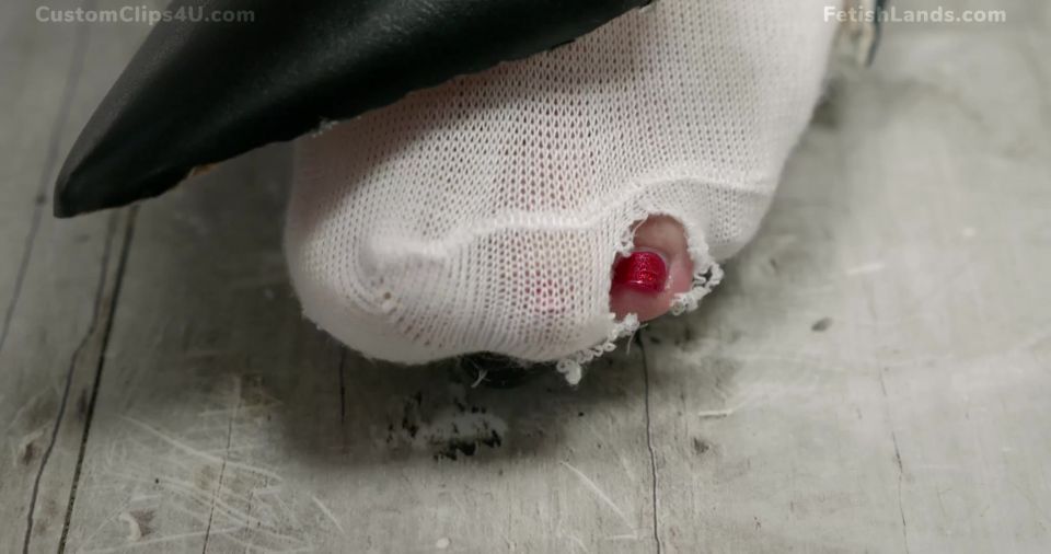 clip 35 femdom feet worship Growth Dreams – Kerri Taylor Shoe Problems, growth dreams on femdom porn