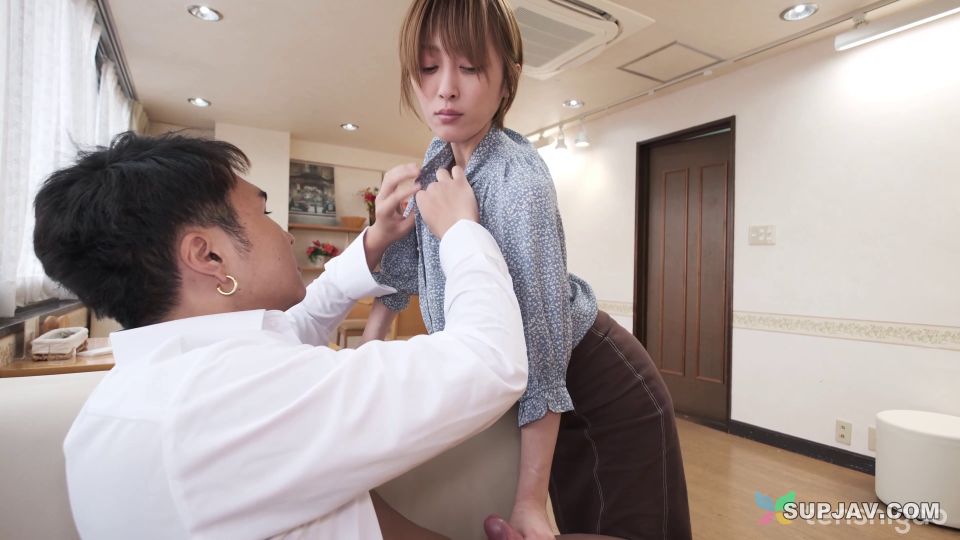 FC2PPV 4601642 【無修正】スレンダー主婦そらちゃん！カフェで店員さんと激しくセックス