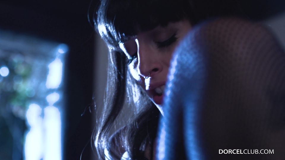 Sybil La Premiere Sex Scene: Caomei Balak's Bold Debut