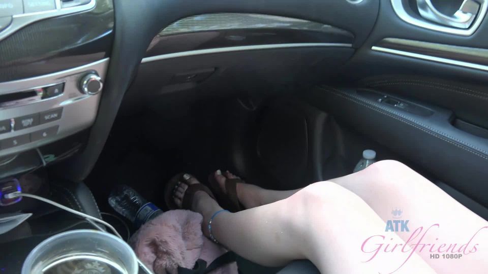 Te chupan en la playa de Desnudos de Melody Marks - Alta definición