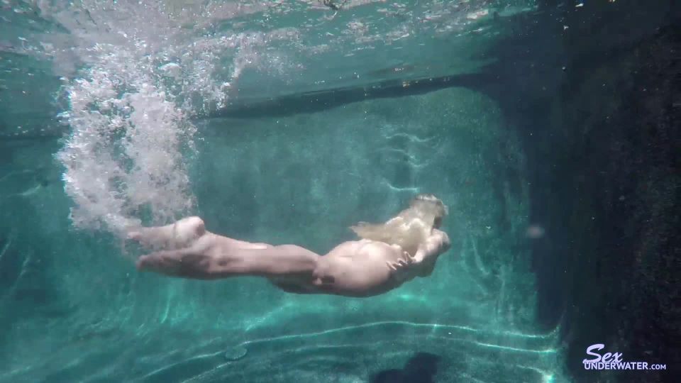 SexUnderwater e0672 Alessandra Noir Mask and Fin Play (mp4)