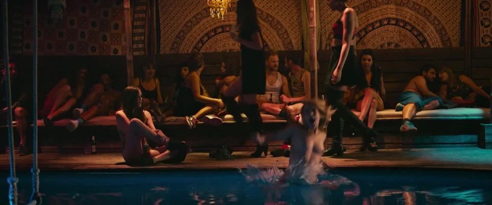 Julia Thomas, Sulaika Lindemann - Night Out (2018) HD 1080p!!!