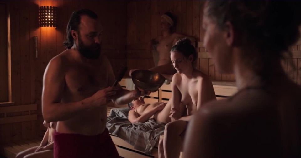 Mathilde Bundschuh, Amanda da Gloria, Nicole Marischka, Barbara Philipp -Hitzig - Ein Saunagang (2021) HD 1080p - [Celebridad porno]