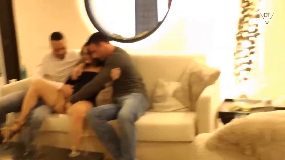 Dirty - Tina - Die total verfickte Silvesterparty 2024 2025 XXL Versión 720P - Mdh