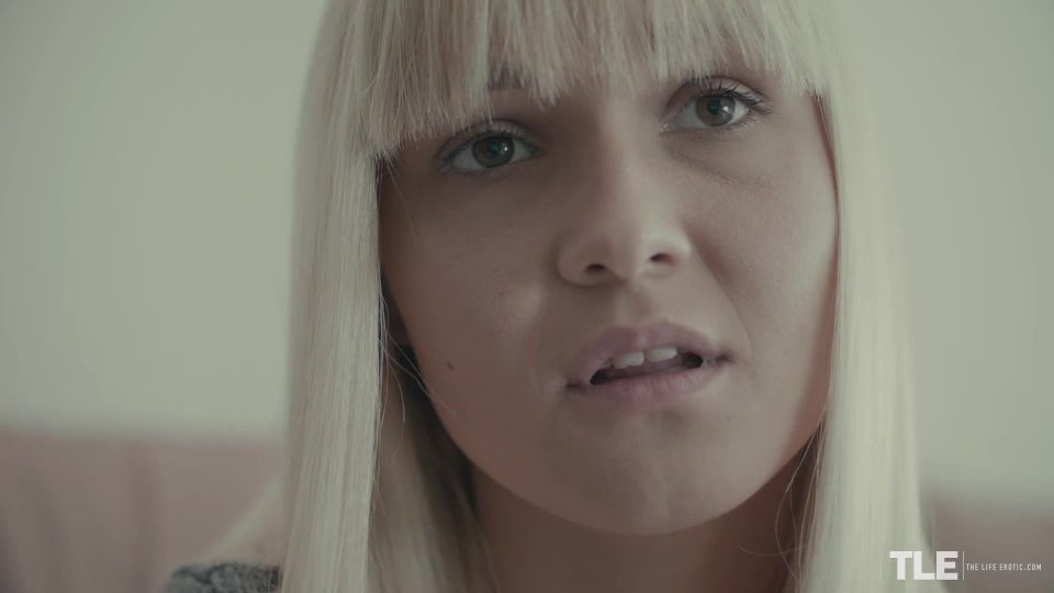 online porn video 37 porn bus blonde teen | Lucretia K in Anger Management 2 | teen