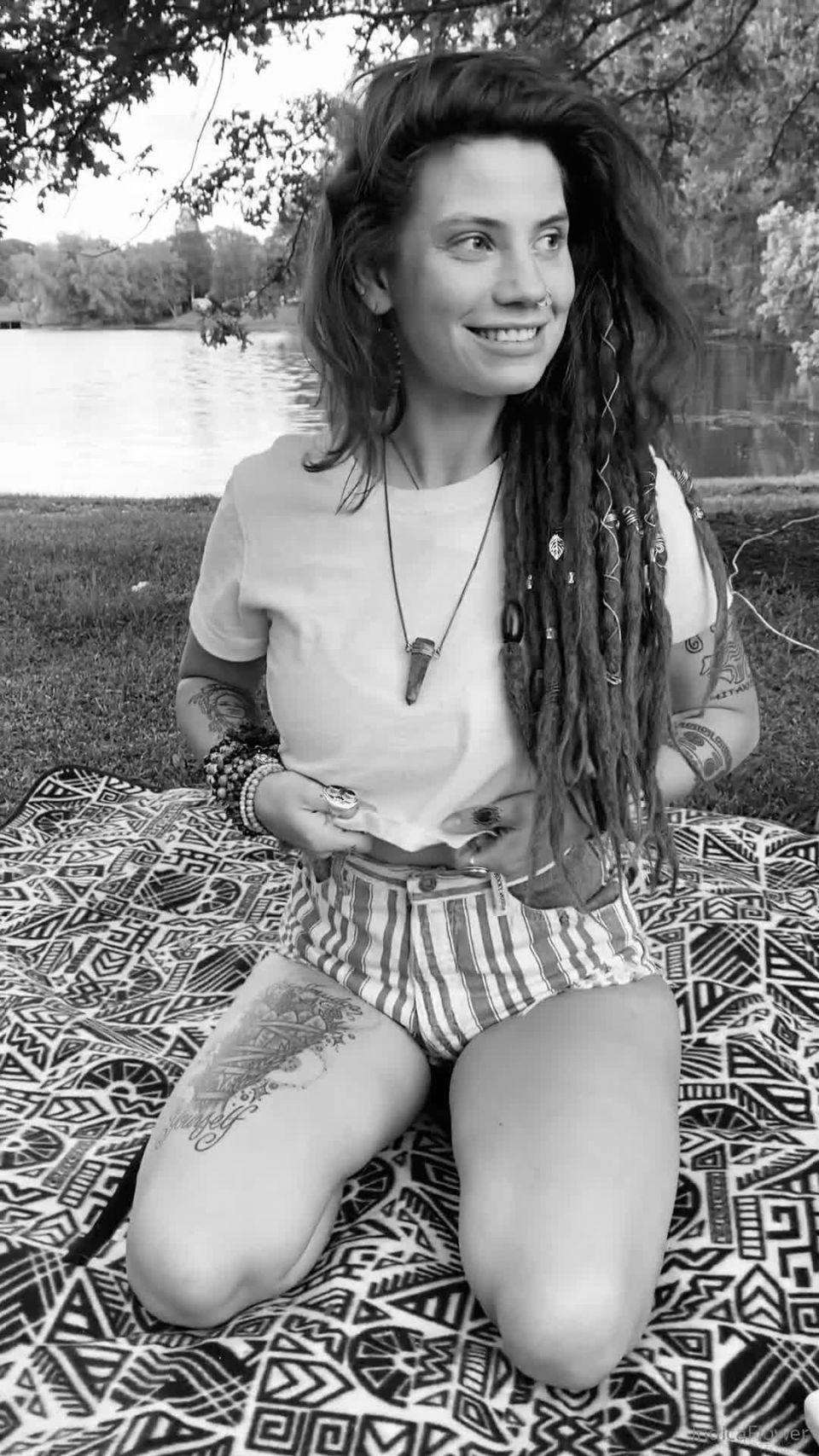 indicaflower-07-04-2020-30035952-Here s me being a slut at the park