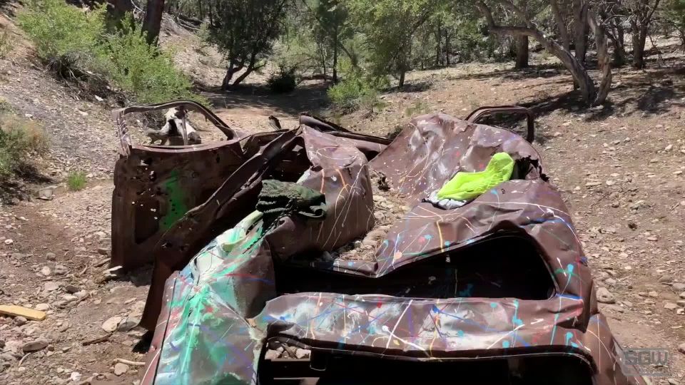 Stacy Sparks - Explorando y follando en las montañas Full HD - Sexo público