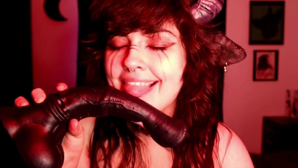 call_me_pup - Succubus sucks off horse cock (Bad Dragon fantasy dildo)