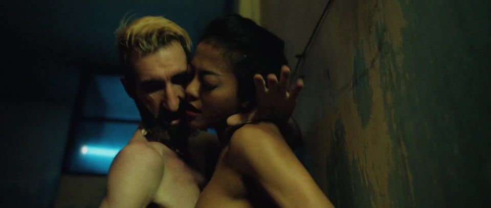 Champagne Nuttanun - Todavía en la jaula (2016) HD 1080p - (Celebrity porn)