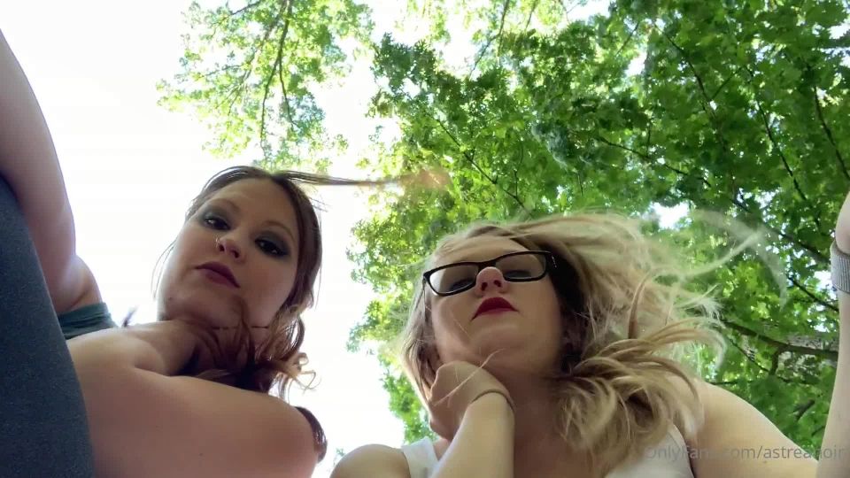 Onlyfans - Astrea Noir - astreanoir¿Quieres ser nuestro cenicero patético Abre la boca - 13-09-2020