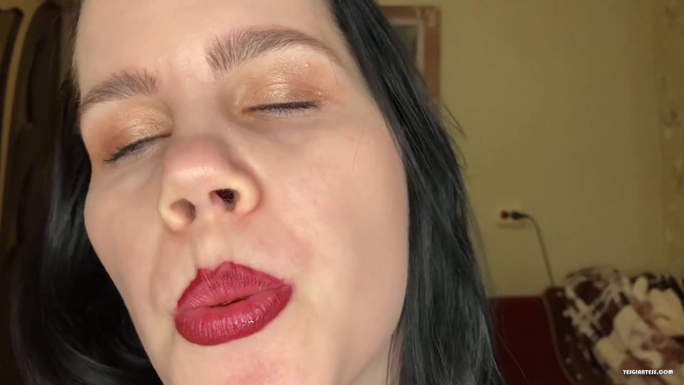 Anna Sky - Giantess Anna Caught You (Fetish porn)