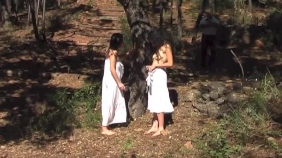 Legado._Performance_realizada_en_ValdelArte_dentro_del_proyecto_Arte_tierra._30_Octubre_2016