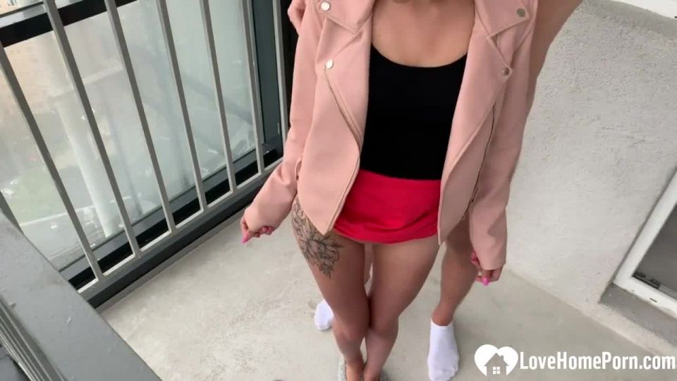 7426 Jodida mi novia flaca de detrás en la terraza