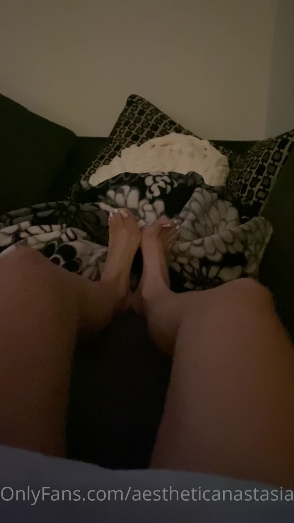 aestheticanastasia  Just some toe wiggles I have hella cramp | aestheticanastasia | femdom porn absolute femdom