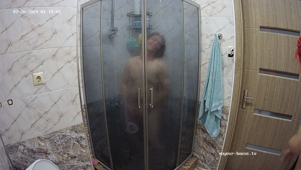 Cheryl y Roy ducha, 26 07 2024 720P - Amateur