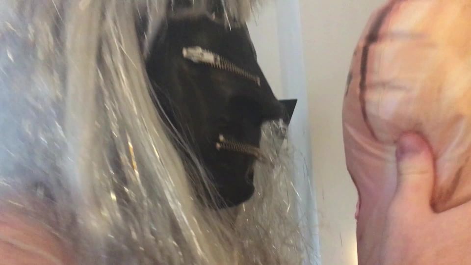 Miss Laura - amante11 () Mistresslaura - clip completo muy humilling nuestro perdedor besuqueándose con su novia para nosotros 04-02-2017