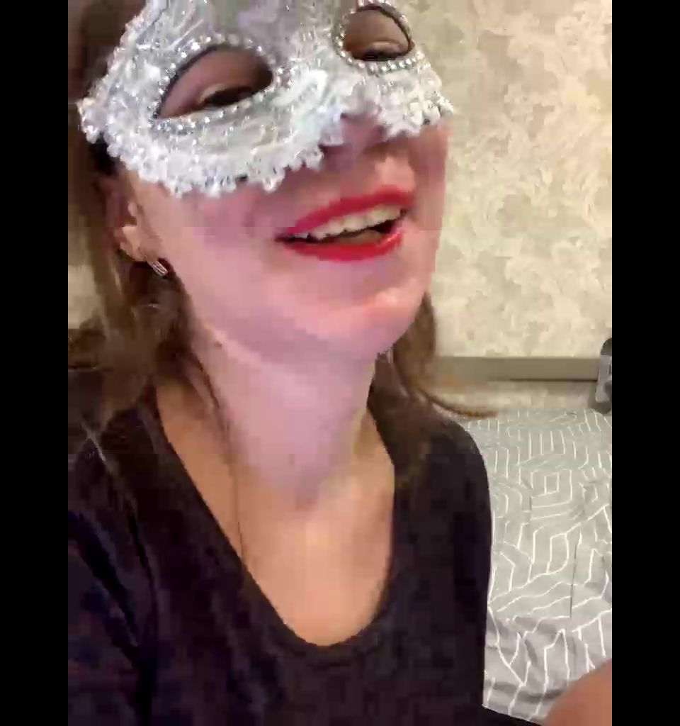 Rubia Temptress: ¡Aventuras sensuales de placer toda la noche!