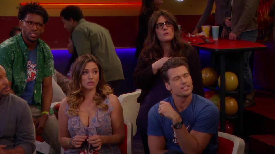 Kelly Brook – Uno grande feliz s01e03 (2015) HD 1080p!!!