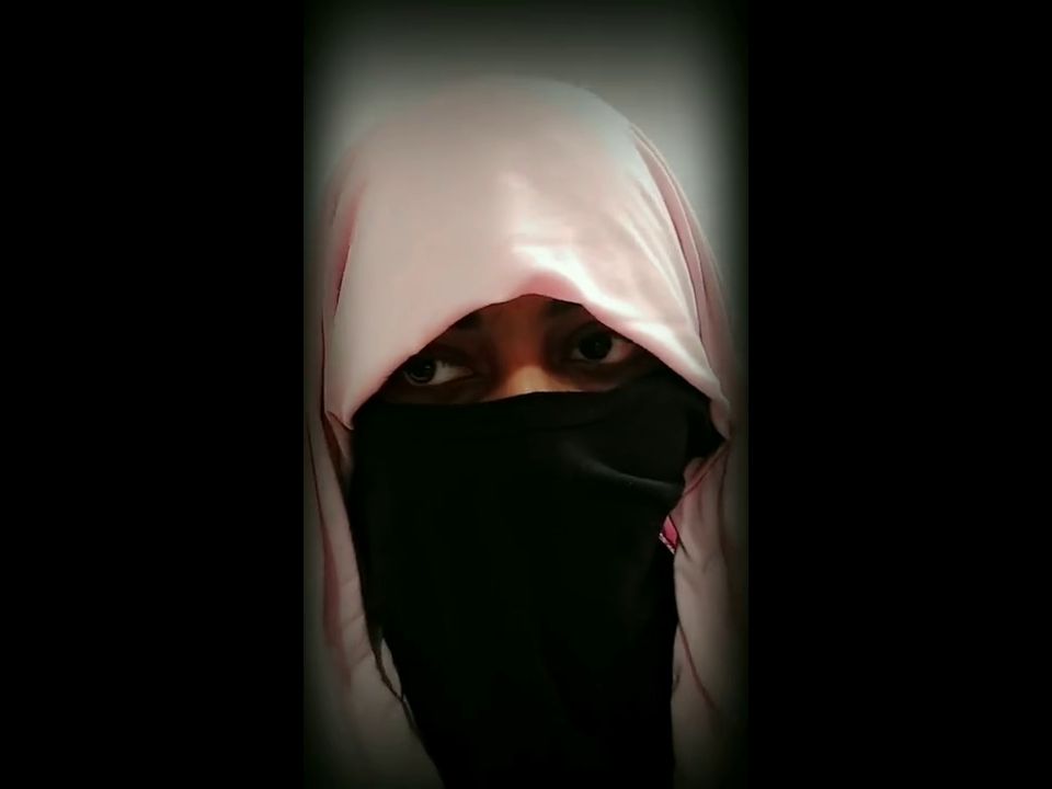 JELLINQ - Encuentro con hijab chica