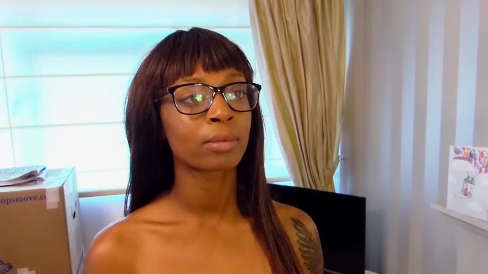 Producción de la UYC entrada – Obediente sin pensamientos Servicio de Mucama Entrada