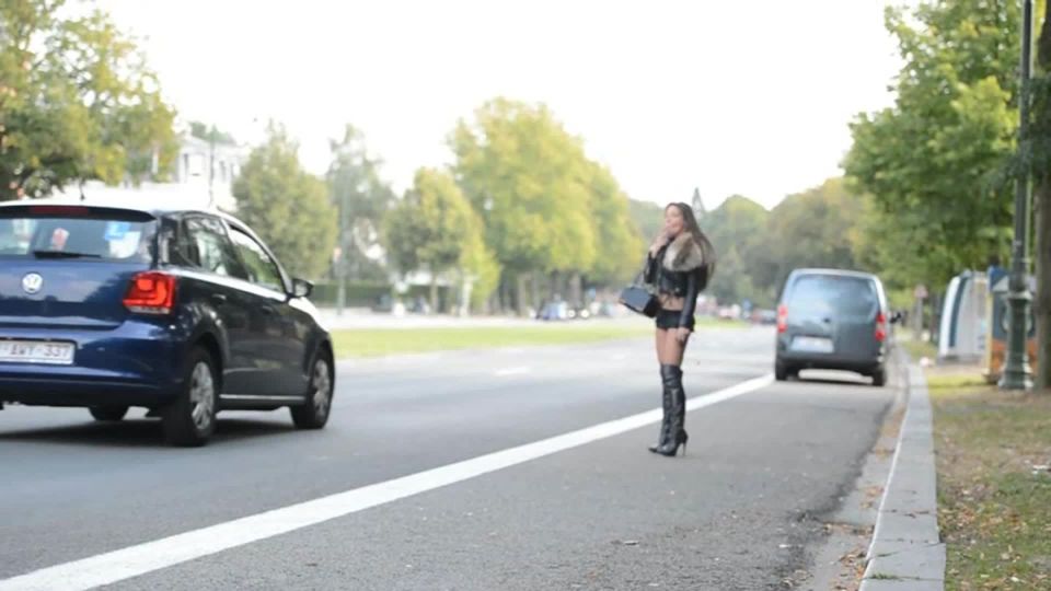 Julie Skyhigh - [Julie-Skyhigh com] - Smoking Hooking Fishnets Geisha Balls