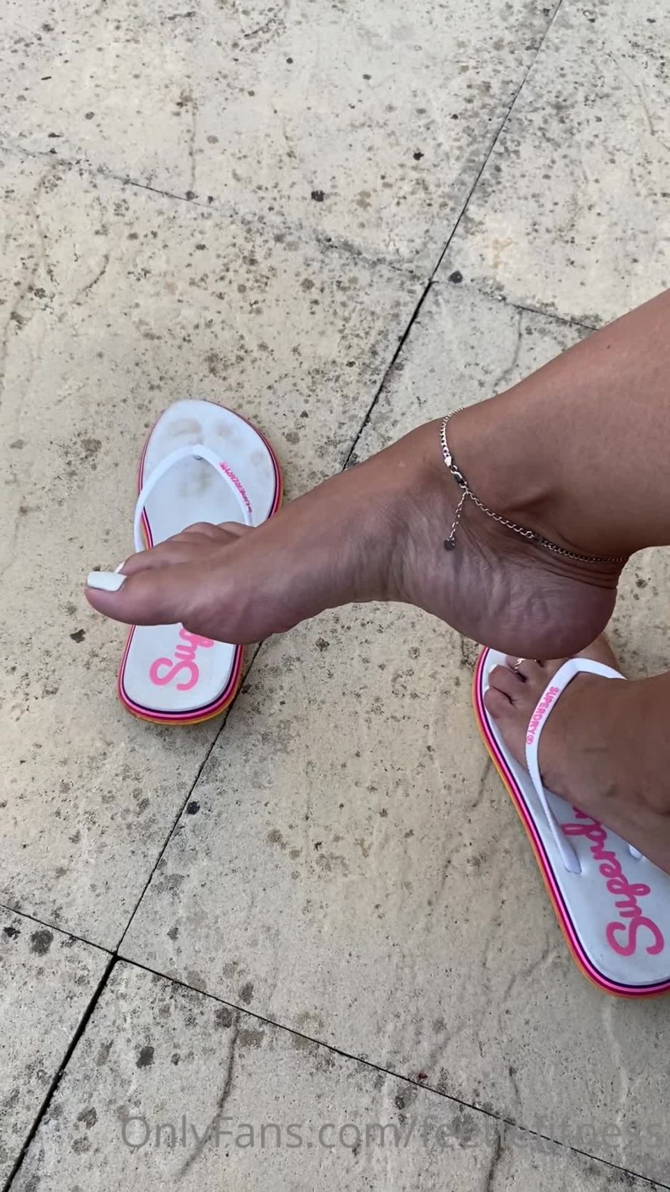 Onlyfans - Diosa Suzie - diosasuzie26 - diosasuzieMis dedos son simplemente hermosos - 28-07-2021