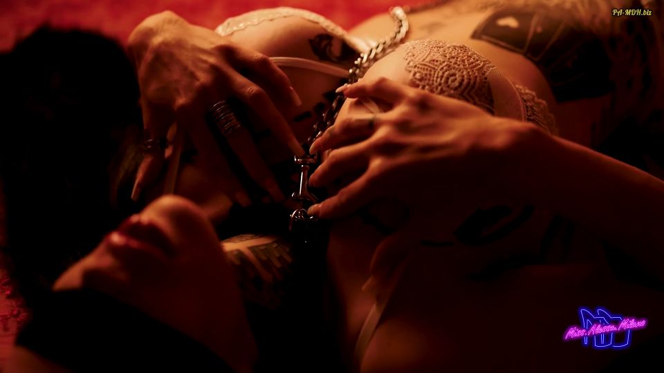 [K2S.CLUB] MissAlessaMilano - Ich Brauche Deinen Schwanz - Verführerisches Video in Dessous - FullHD 1080P
