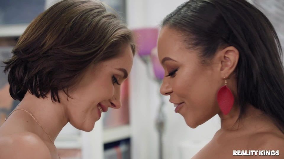 ¡Besar artista negro!