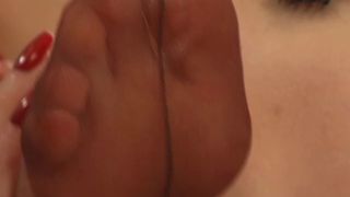 Emily Marilyn, Darenzia Foot Seduction 24 (Fetish porn)