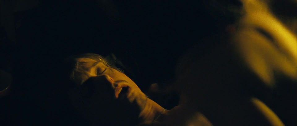 Gemma Arterton – Tres y fuera (2008) HD 1080p!!!