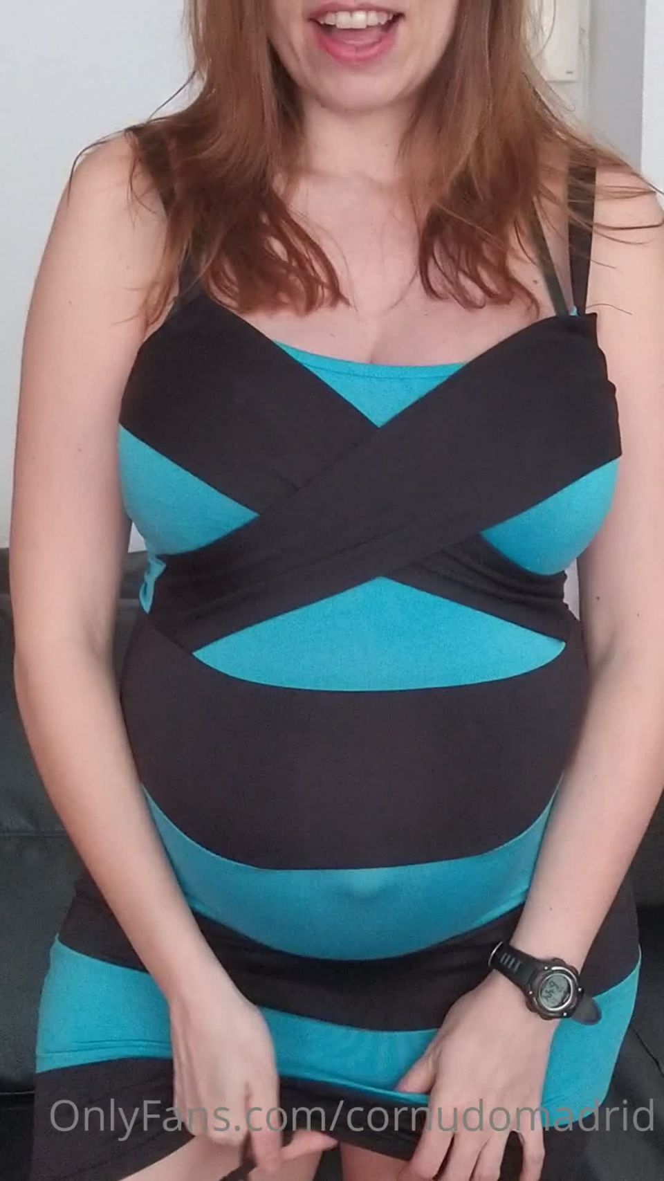 La CONEJA - cornudomadrid () Cornudomadrid - subasta su tanga la coneja tetona de mi mujer quiere subastar uno de sus tangas entre vos 25-06-2020