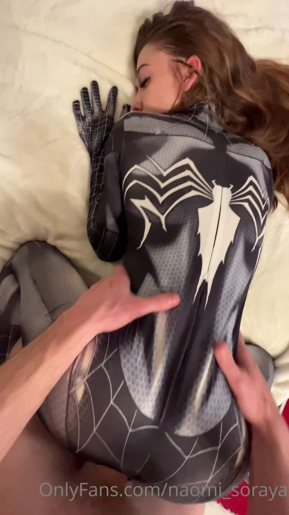 Naomi Soraya-vids0h04fst0zm06zkh09n4xi source-dy7ZGCvf