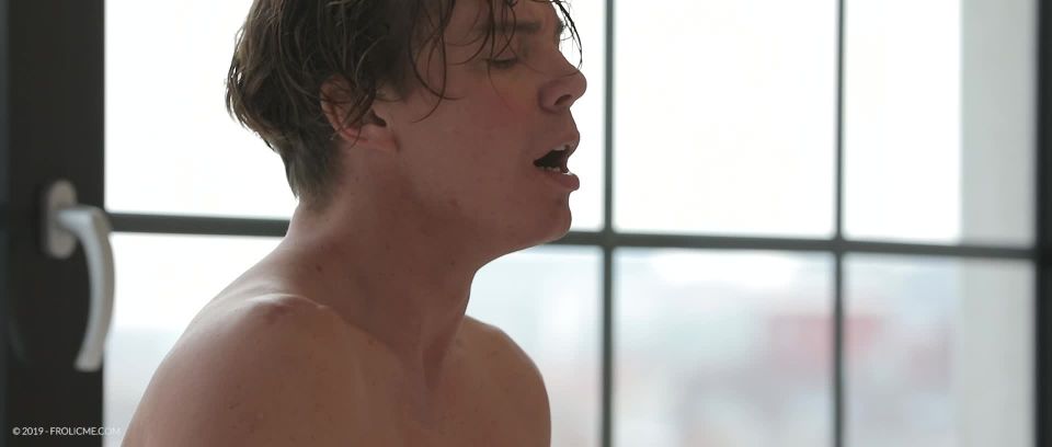 Frolicme presenta el beso de cereza en lo que una visión